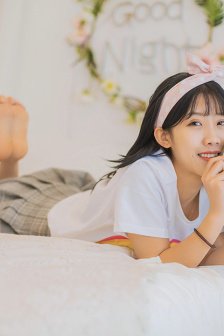 夜里看见妈妈跟家里养的狗